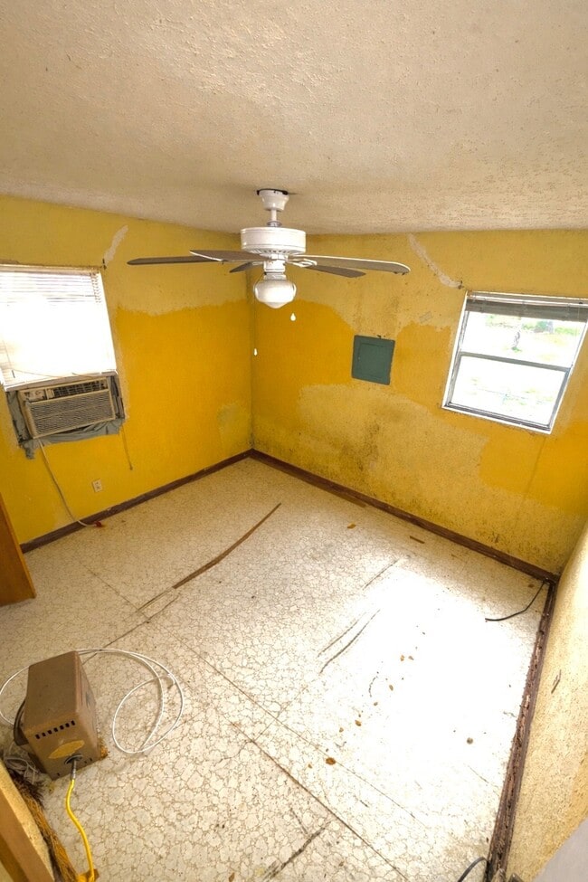 Building Photo - 407 Nugier Ave