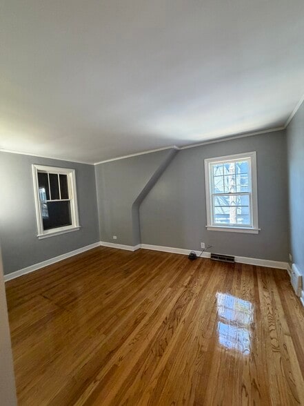 Building Photo - 6316 S Kenneth Ave
