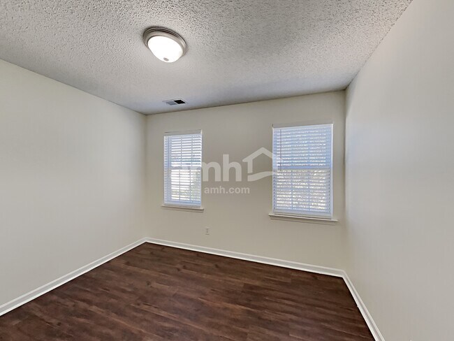 Building Photo - 3927 Bayse Ct