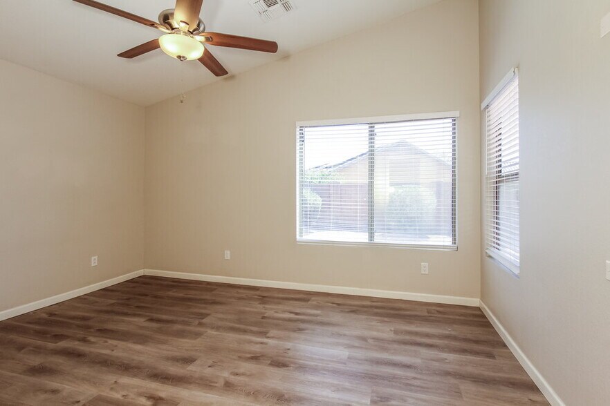 Building Photo - 15519 N 158th Ln