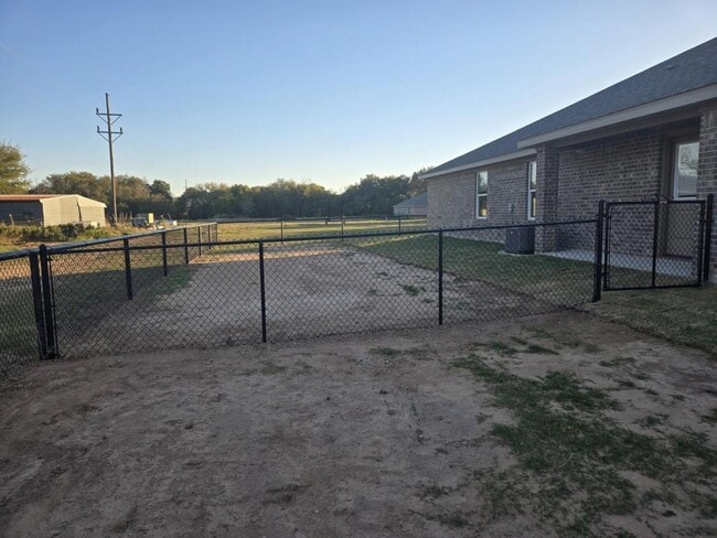 Building Photo - 205 Stillhouse Rd