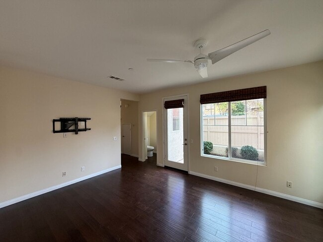 Building Photo - Great 3B/2.5BA House in Gated San Elijo Hills Community!