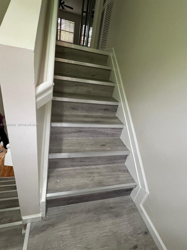 Building Photo - 252 City View Dr