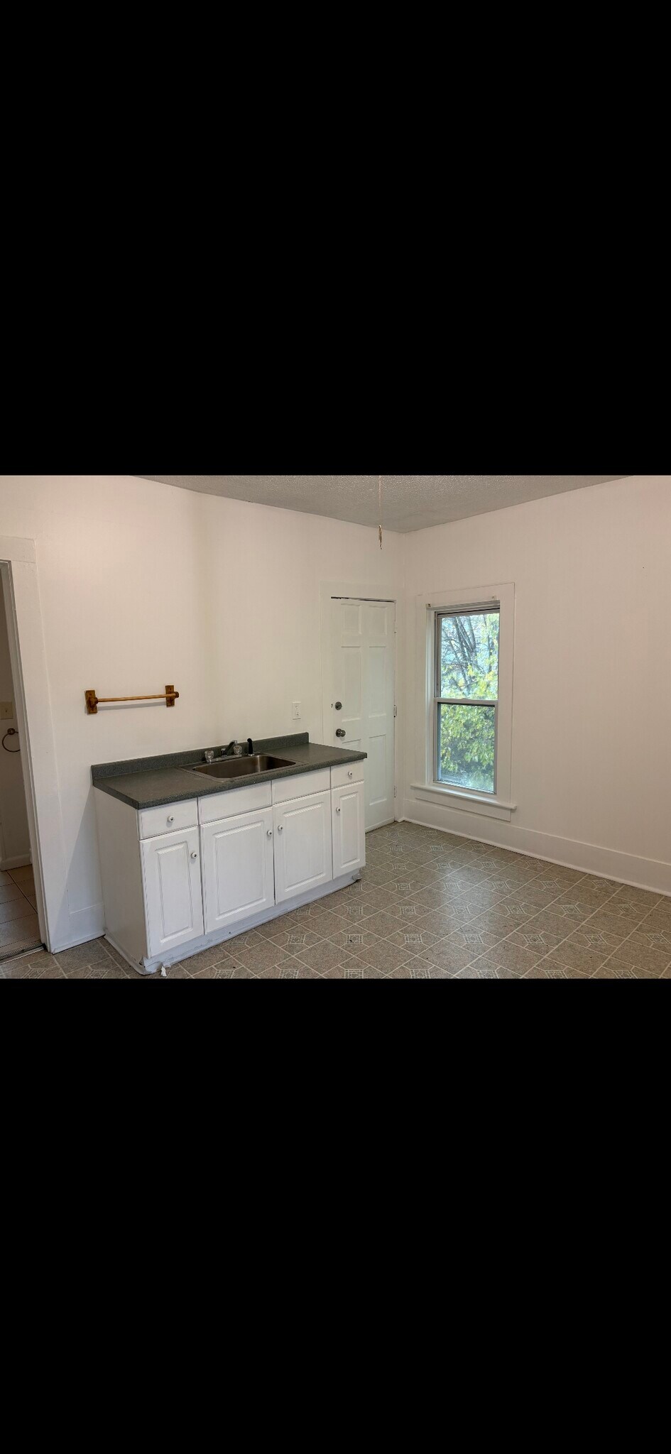 Building Photo - 209 King St