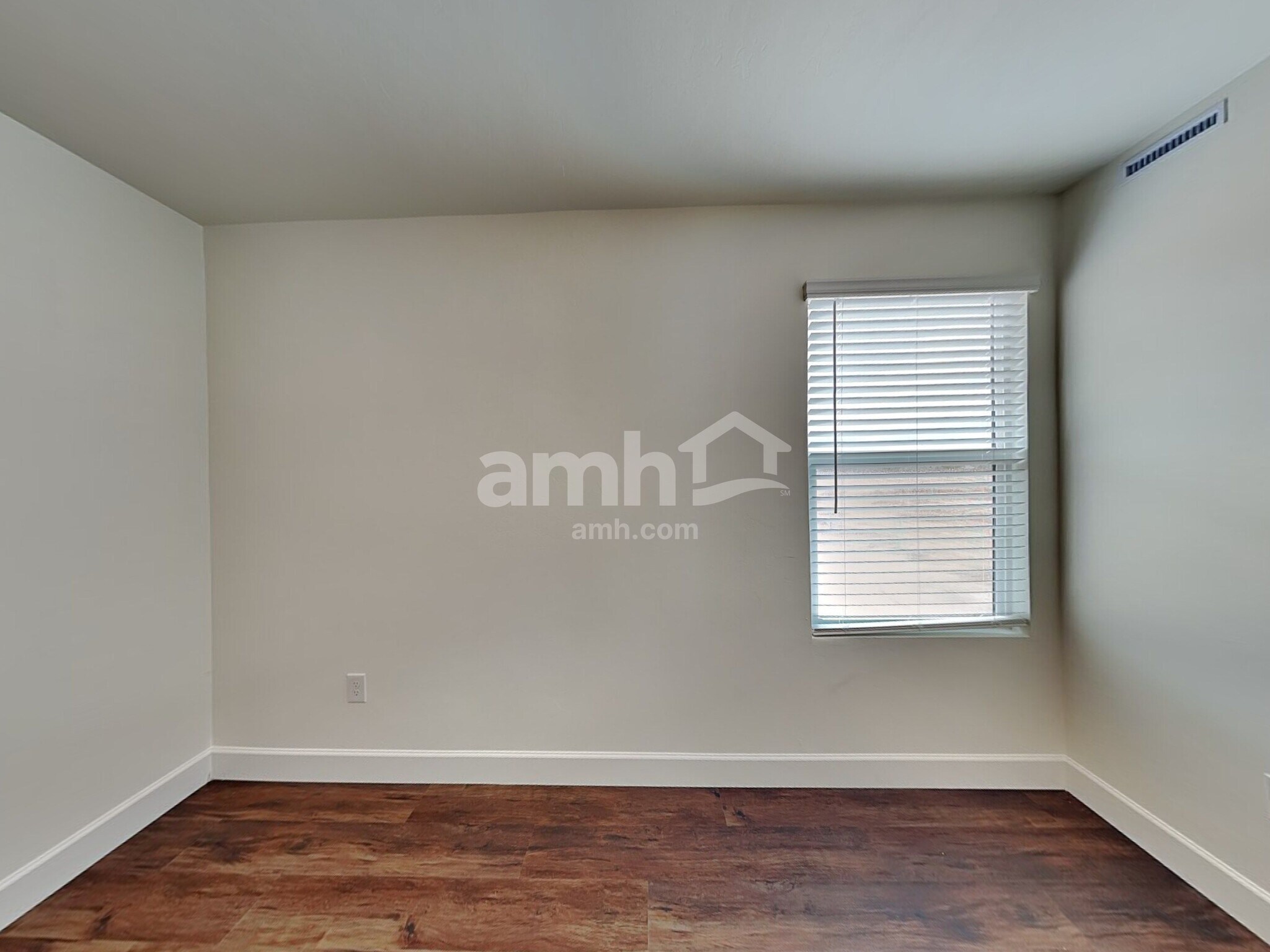 Building Photo - 6144 W Calle Lingo