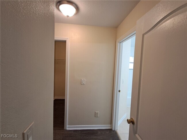 Building Photo - 135 Greenbriar Blvd