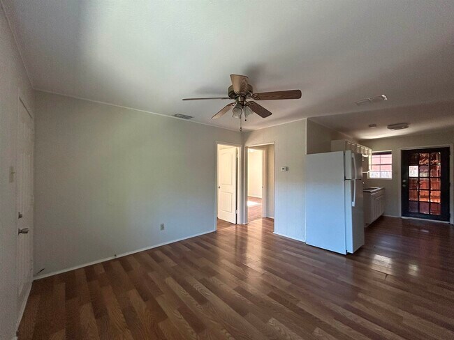 Building Photo - 3004 Musser St