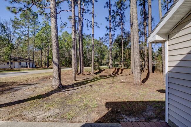 Building Photo - 144 Charter Dr