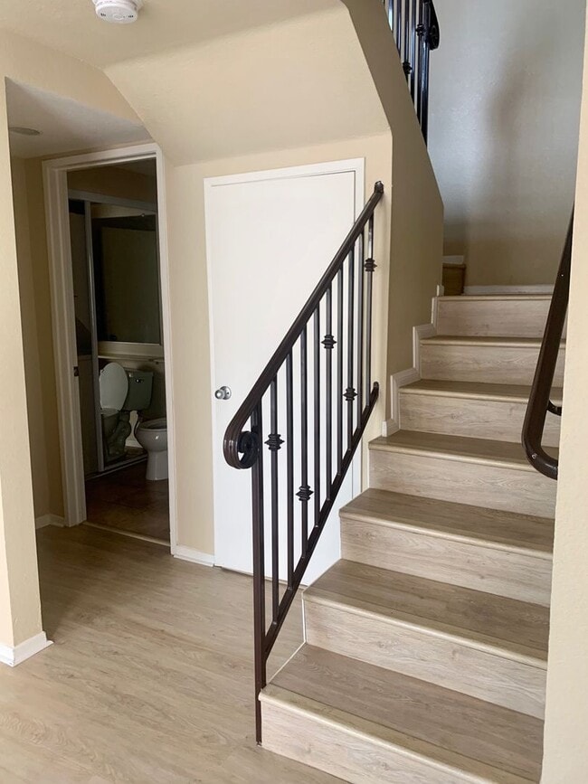 Building Photo - Gorgeous 2BR/2.5BA Condo in University City/Golden Triangle