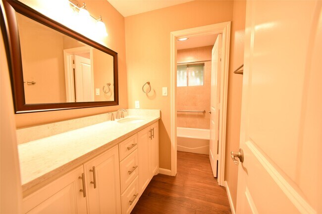 Building Photo - 217 Rachael Ln