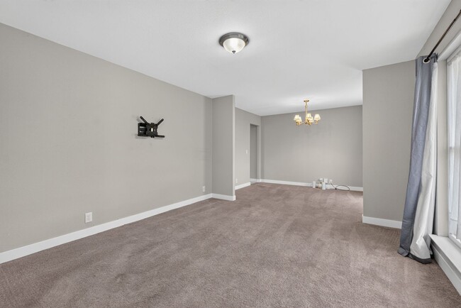 Building Photo - 3689 Whispering Woods Dr