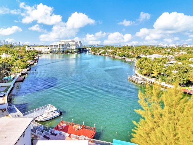 Building Photo - 4730 Pine Tree Dr