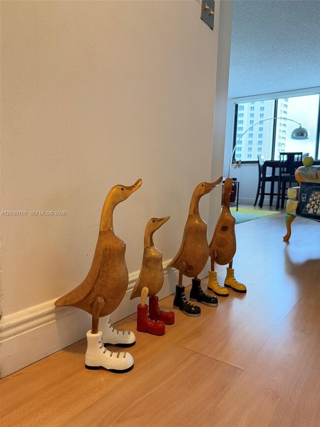 Building Photo - 540 Brickell Key Dr