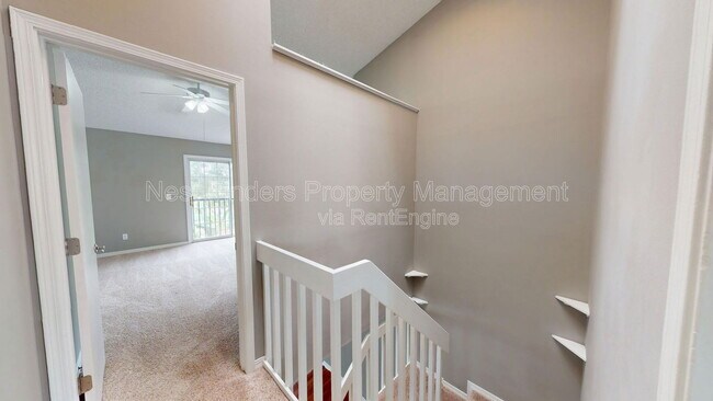 Building Photo - 322 Sunrise Cir