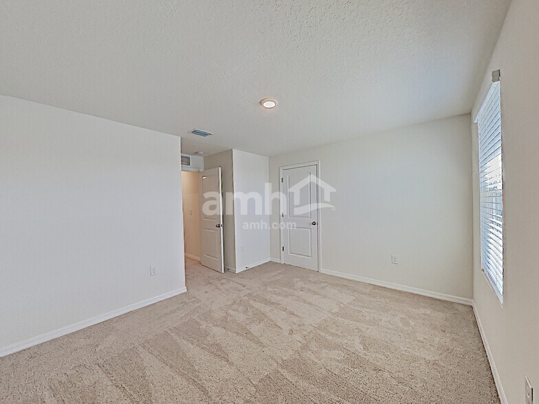 Building Photo - 12241 High Rock Way