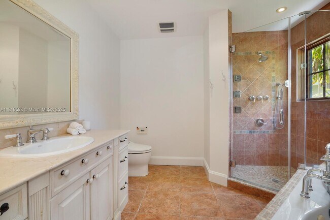 Building Photo - 2527 Inagua Ave