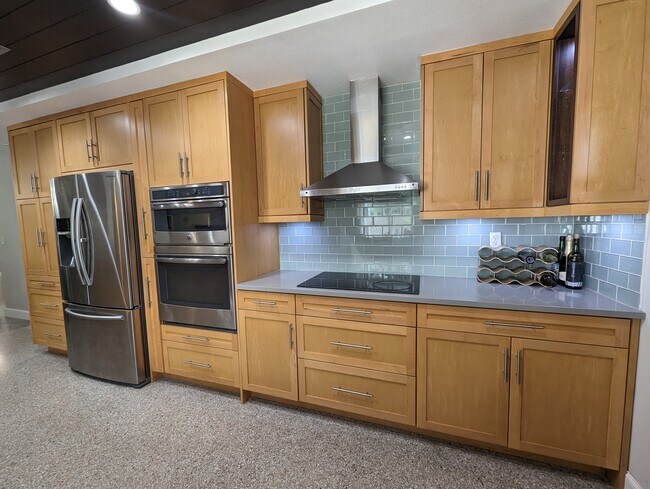 Building Photo - 3701 Ibis Dr