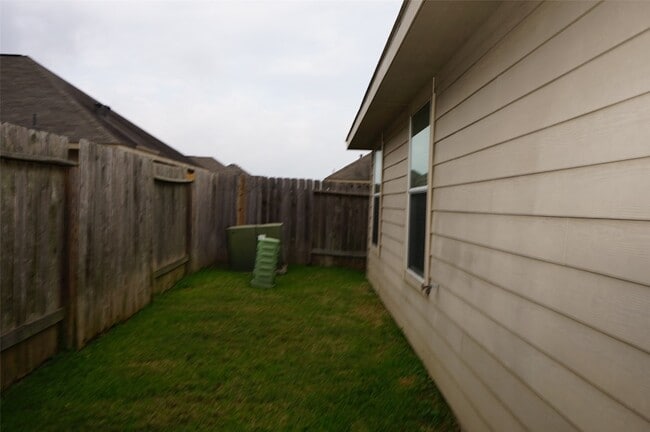 Building Photo - 18719 Dennington Dr