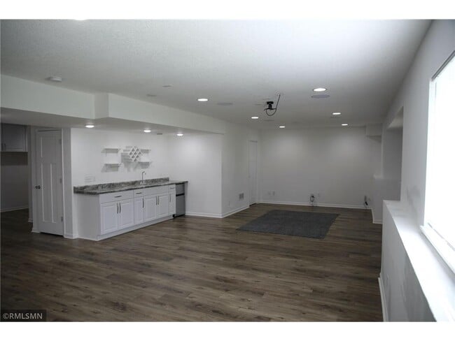 Building Photo - 16513 Dodd Ln