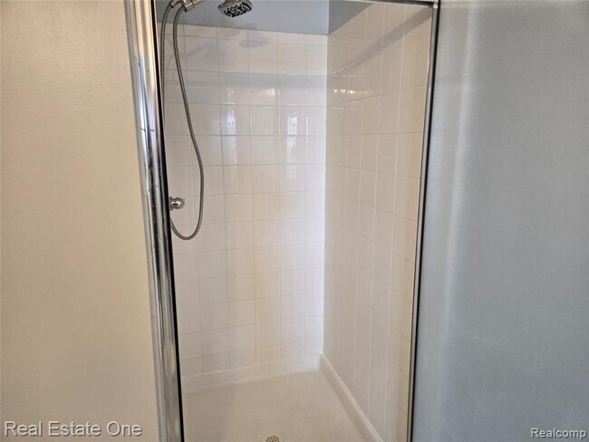 Building Photo - 1716 Deepwood Cir