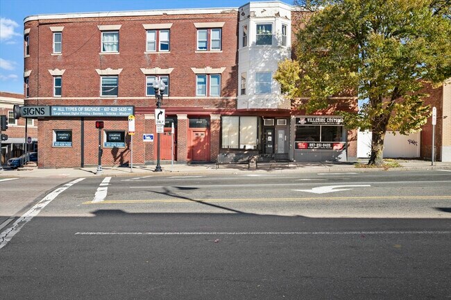 Building Photo - 495 Broadway