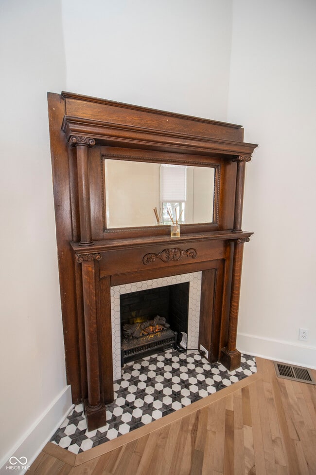 Building Photo - 1383 Cherry St