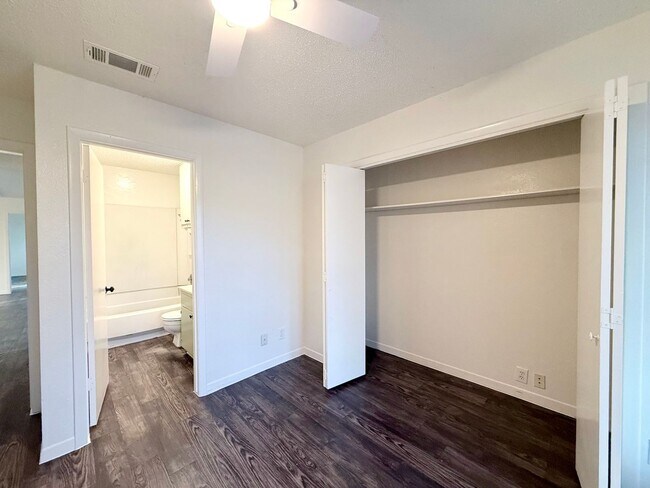 Building Photo - Minnie