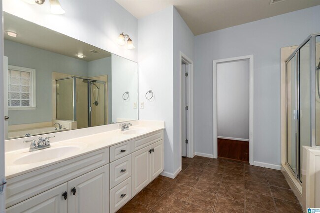 Building Photo - 2217 Chalybe Dr