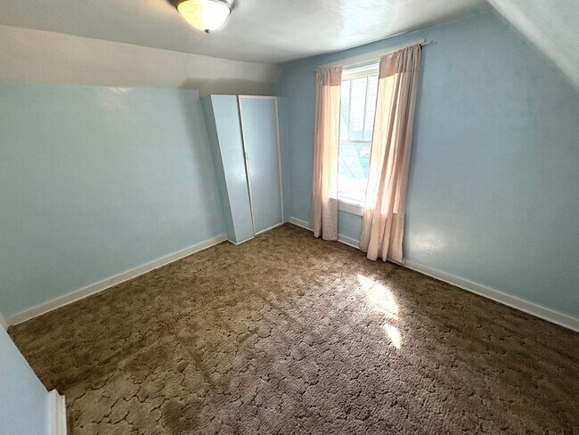 Building Photo - 309 S 33rd St