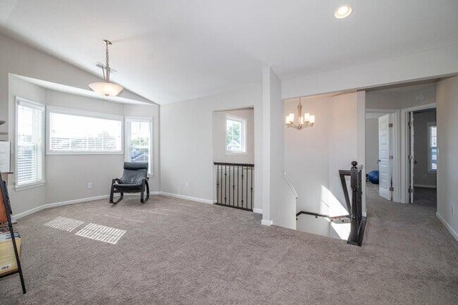 Building Photo - 3004 Lodge View Ct