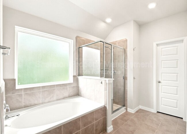 Building Photo - 1202 Vilamoura Ct