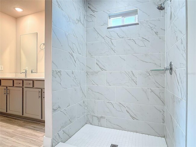 Building Photo - 60 Ballenger Ln