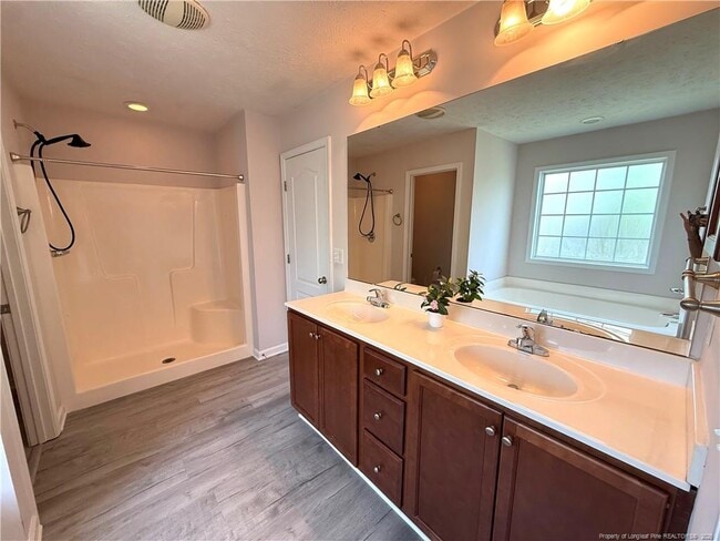 Building Photo - 2513 Hunting Bow Dr