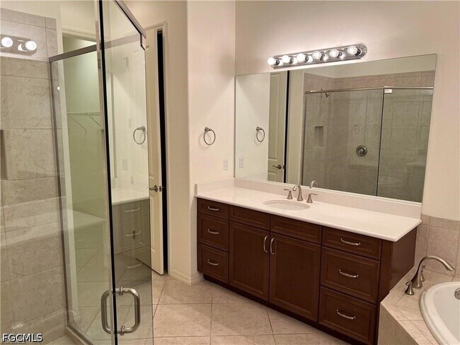 Building Photo - 11108 Esteban Dr