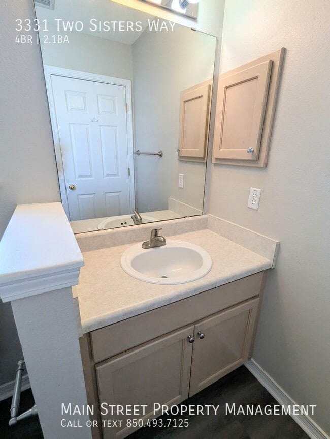 Building Photo - 3331 Two Sisters Wy