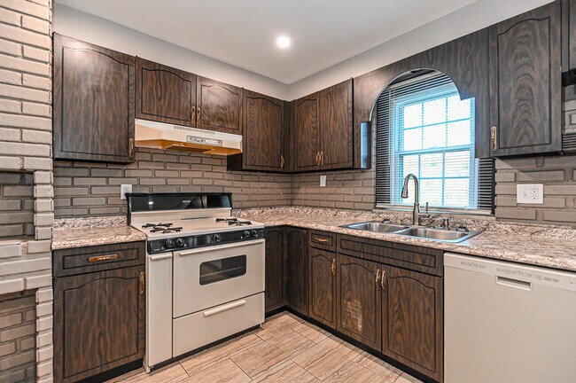 Building Photo - 1510 Nobles Ln