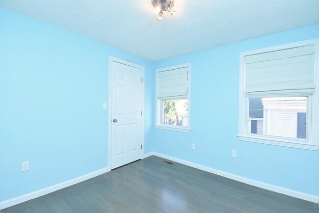 Building Photo - 191 Adams St