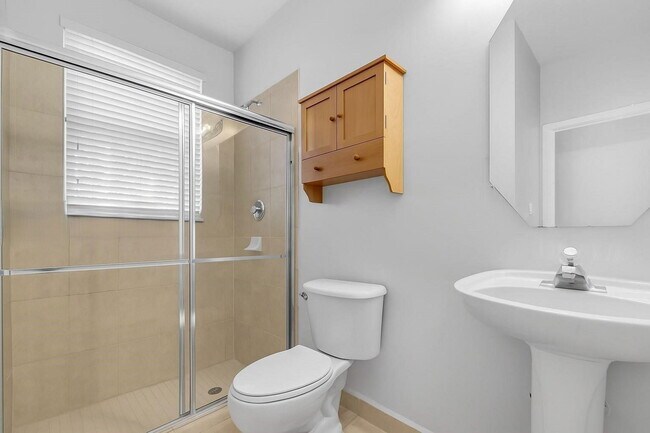 Building Photo - 6425 SW 164th Ave