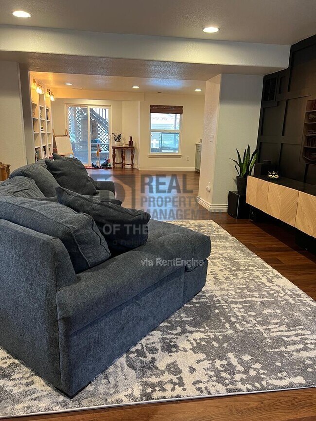 Building Photo - 2262 Muir Ln