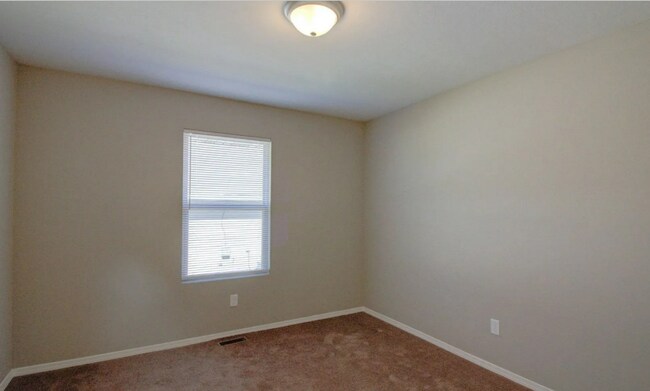 Building Photo - Large 3 bedroom duplex for rent in Battlefield, MO