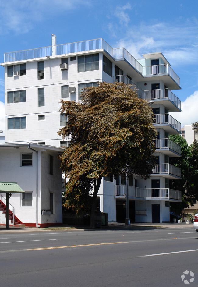 Building Photo - 2534 Kapiolani Blvd