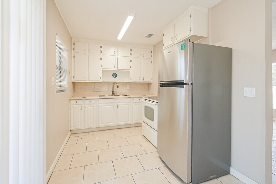 Building Photo - 417 Hayton Ave