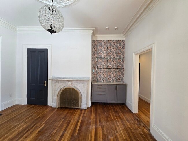 Building Photo - 26 Mather St