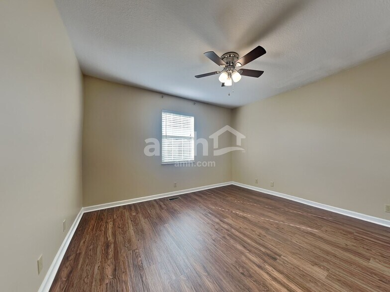 Building Photo - 10037 Double Tree Rd