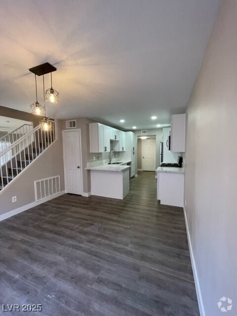 Building Photo - 502 Escoto Pl