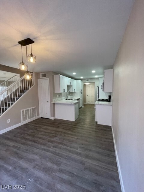 Primary Photo - 502 Escoto Pl