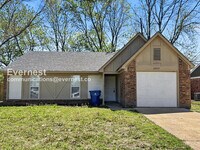 Building Photo - 6260 Somerset Dr