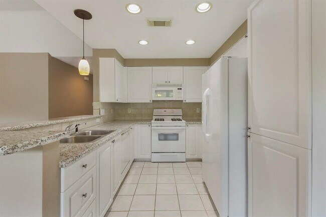 Building Photo - 80 Scarlet Woods Ct