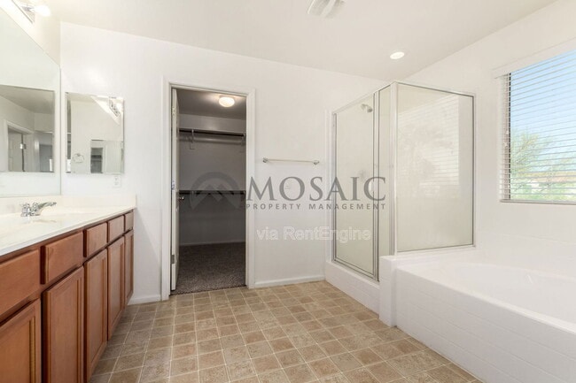 Building Photo - 904 E Euclid Ave