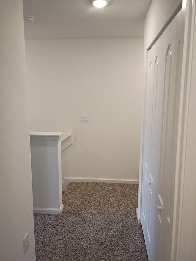 Building Photo - Newly Built 3BR/3BA Home in West Ortega La...